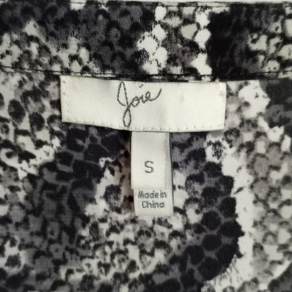 100% Silk Joie Snake Python Print Blouse S Black White Long Sleeve Button Top - Picture 2 of 5